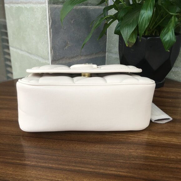 NEW COACH quilted pillow Madison leather shoulder crossbody bag in white - Picture 4 of 10